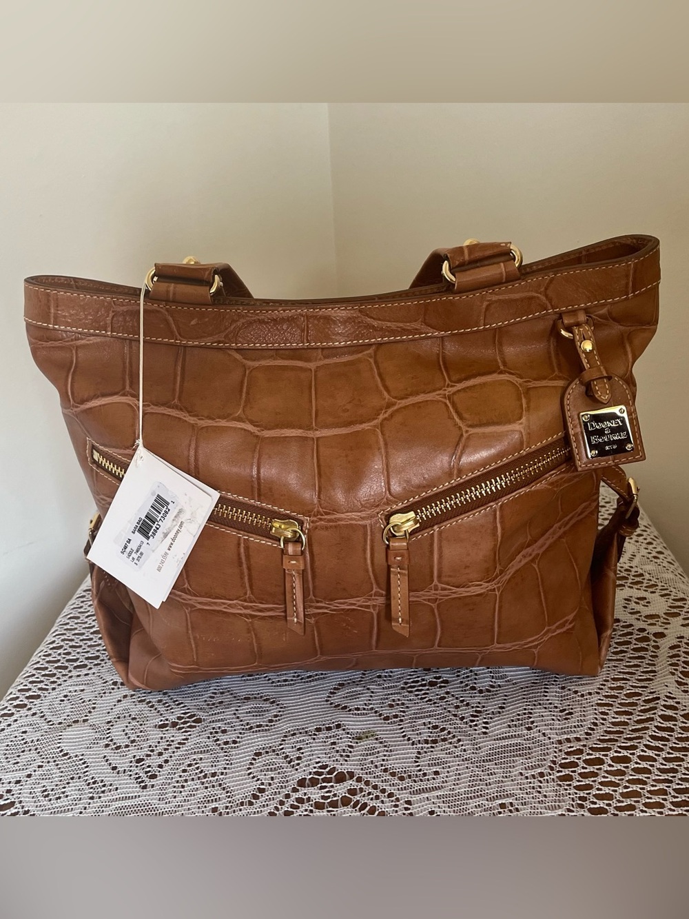 Dooney & Bourke Sara croc embossed (never used) brown/saddle bag